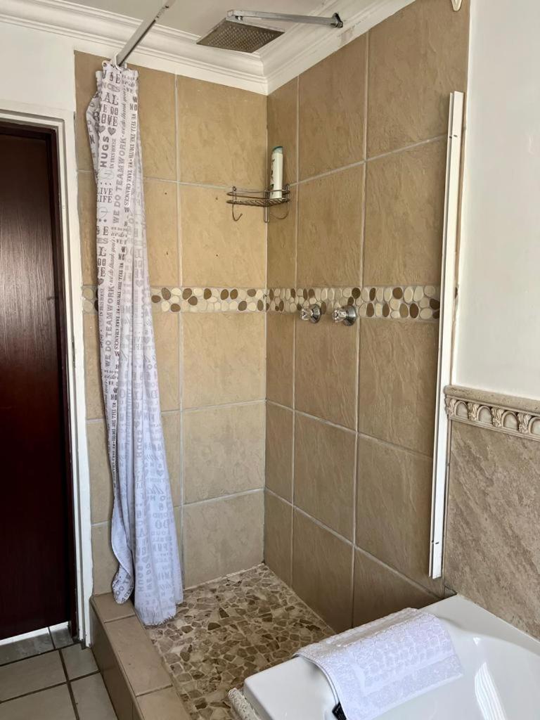 Silken Trap Accommodation No Loadshedding Johannesburg Esterno foto